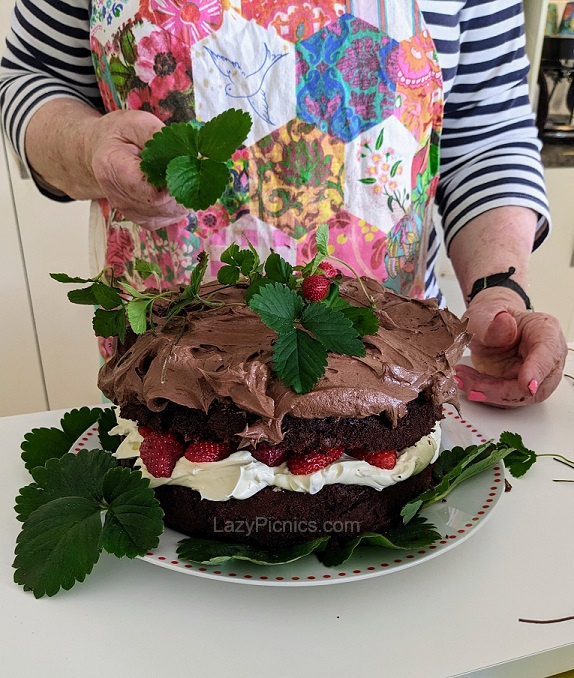 Making a delicious picnic chocolate cake for your picnic.