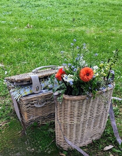 Baskets packed for the picnic